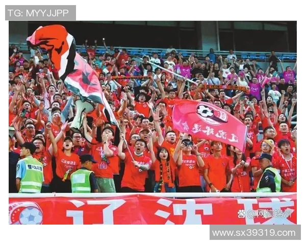 足球互动新时代：如何通过技术提升球迷参与感与赛事体验