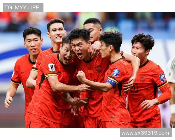 大连足球比赛热潮再起球迷齐聚为家乡球队呐喊助威